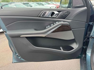 2025 BMW X7 - Photo 18