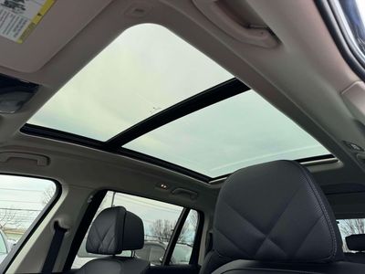2025 BMW X7 - Photo 33