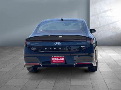 2025 Hyundai Sonata Hybrid - Photo 4