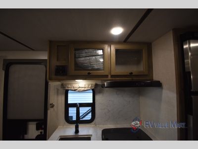 2022 Forest River RV Surveyor Legend — photo 10 view