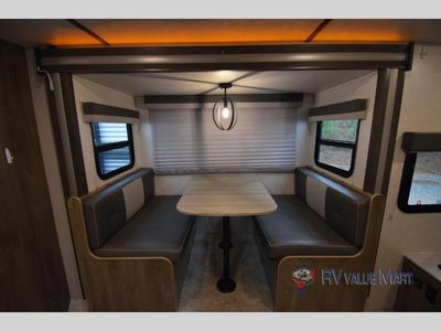 2022 Forest River RV Surveyor Legend — photo 8 view