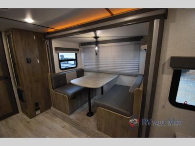 2022 Forest River RV Surveyor Legend — photo 15 view