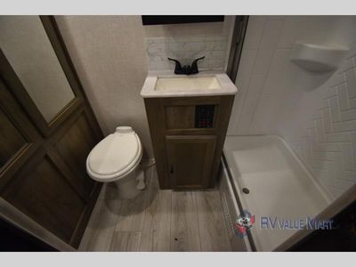 2022 Forest River RV Surveyor Legend — photo 21 view