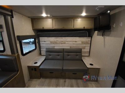 2022 Forest River RV Surveyor Legend — photo 18 view