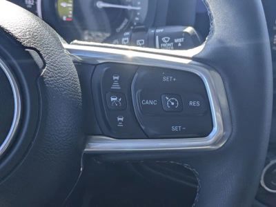 2025 Jeep Wrangler — photo 25 view