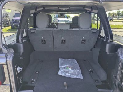 2025 Jeep Wrangler — photo 12 view