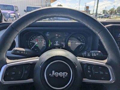 2025 Jeep Wrangler — photo 28 view
