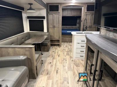 2022 Venture RV SportTrek - Photo 7