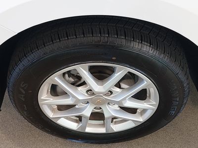 2024 Chevrolet Equinox — photo 10 view