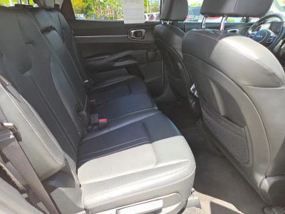 2024 Kia Sorento — photo 13 view