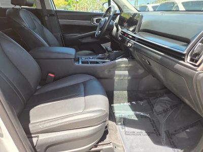 2024 Kia Sorento — photo 10 view