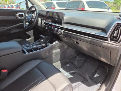 2024 Kia Sorento — photo 9 view