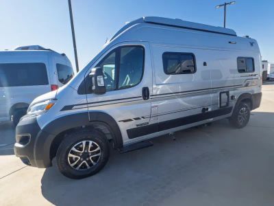 2027 Winnebago SOLIS — photo 19 view