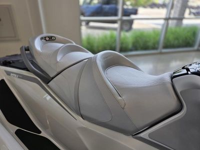 2026 Sea-Doo GTX Limited 325 White Pearl Premium - Photo 19