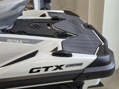 2026 Sea-Doo GTX Limited 325 White Pearl Premium - Photo 12