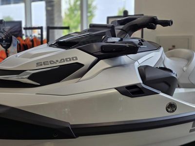 2026 Sea-Doo GTX Limited 325 White Pearl Premium - Photo 11