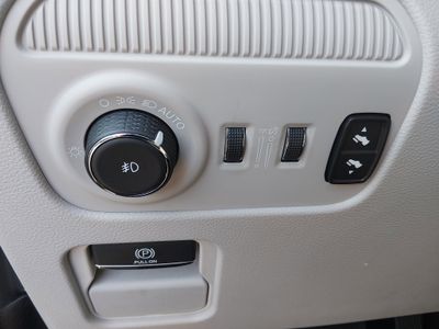 2024 Jeep Wagoneer — photo 13 view