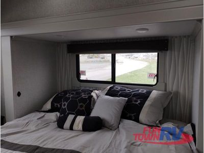 2025 Redwood RV Regency - Photo 41
