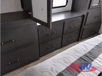 2025 Redwood RV Regency - Photo 42