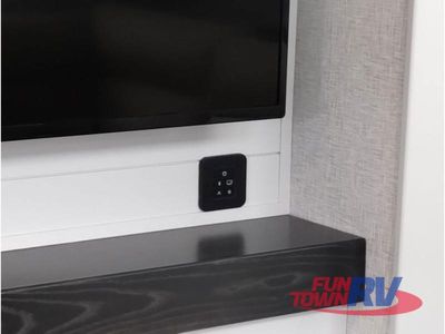 2025 Redwood RV Regency - Photo 28