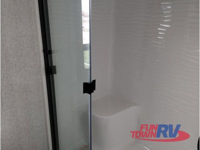 2025 Redwood RV Regency - Photo 36