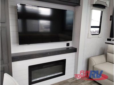 2025 Redwood RV Regency - Photo 26