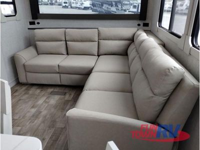 2025 Redwood RV Regency - Photo 23