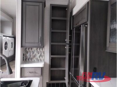 2025 Redwood RV Regency - Photo 19