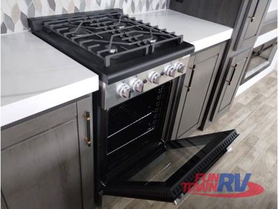 2025 Redwood RV Regency - Photo 15