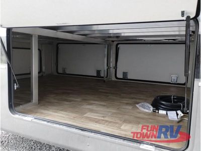 2025 Redwood RV Regency - Photo 5