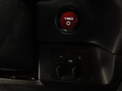 2025 Toyota Sequoia 4WD — photo 18 view