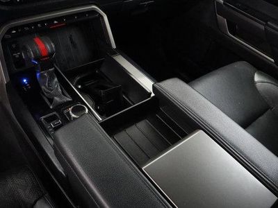 2025 Toyota Sequoia 4WD — photo 17 view