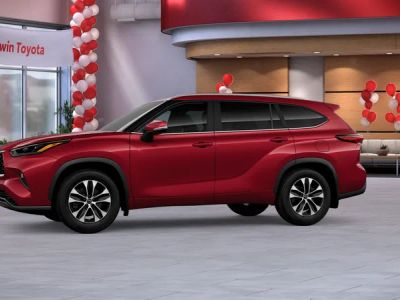 2026 Toyota Highlander — rear three-quarter view