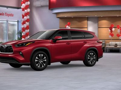 2026 Toyota Highlander — side profile view
