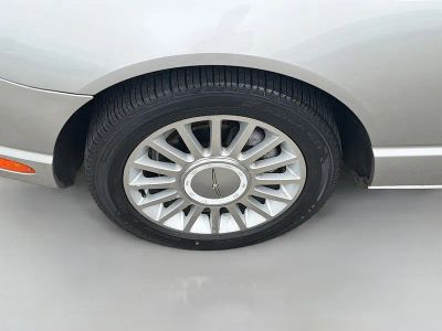 2004 Ford Thunderbird — photo 32 view