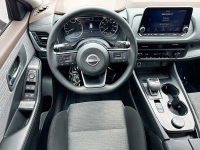 2023 Nissan Rogue — photo 16 view