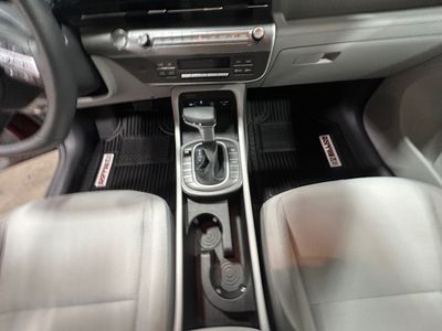 2025 Hyundai Kona — photo 13 view