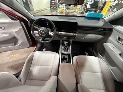2025 Hyundai Kona — photo 12 view