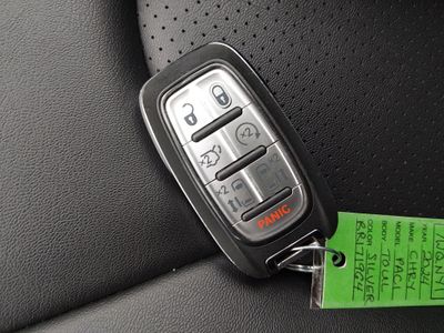 2024 Chrysler Pacifica — photo 15 view
