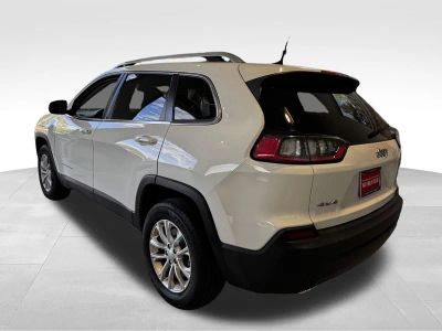2019 Jeep Cherokee — interior view