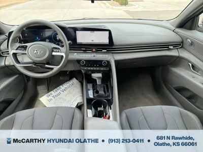 2023 Hyundai Elantra - Photo 3