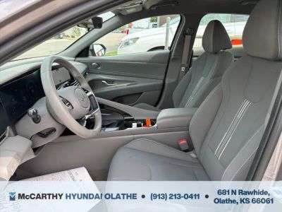 2023 Hyundai Elantra - Photo 4