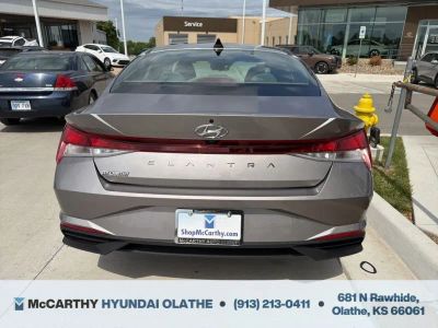 2023 Hyundai Elantra - Photo 14