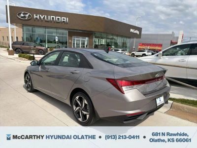 2023 Hyundai Elantra - Photo 13
