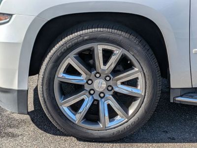 2016 Chevrolet Suburban — photo 8 view