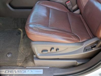 2016 Chevrolet Suburban — photo 11 view