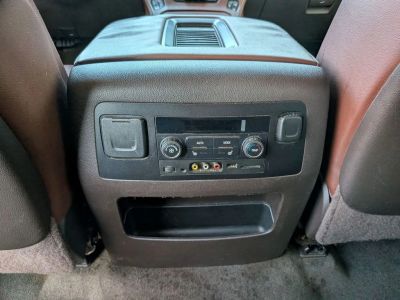 2016 Chevrolet Suburban — photo 30 view