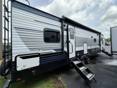 2027 Palomino PUMA 337BH — front three-quarter view