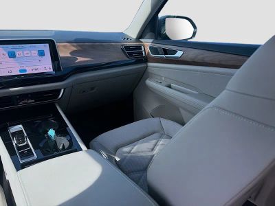 2026 Volkswagen Atlas — photo 18 view