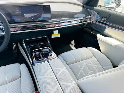 2026 BMW 7 Series — photo 18 view